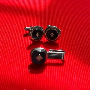 Vintage Cufflink & Tie-clip Set With Stone center